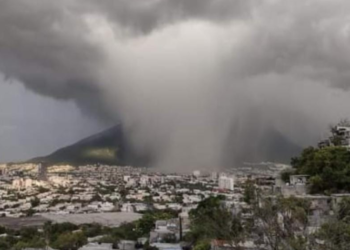 Por lluvias, cancelan festejos patrios en Monterrey