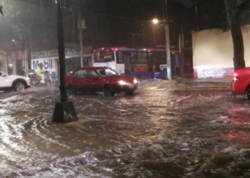Lluvias causan severas inundaciones en vialidades de la alcaldía Tlalpan