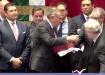 Adán Augusto entrega Cuarto Informe de gobierno de AMLO