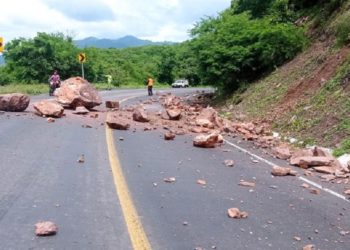 Libera SCTI cinco carreteras y un puente afectados por el sismo de ayer