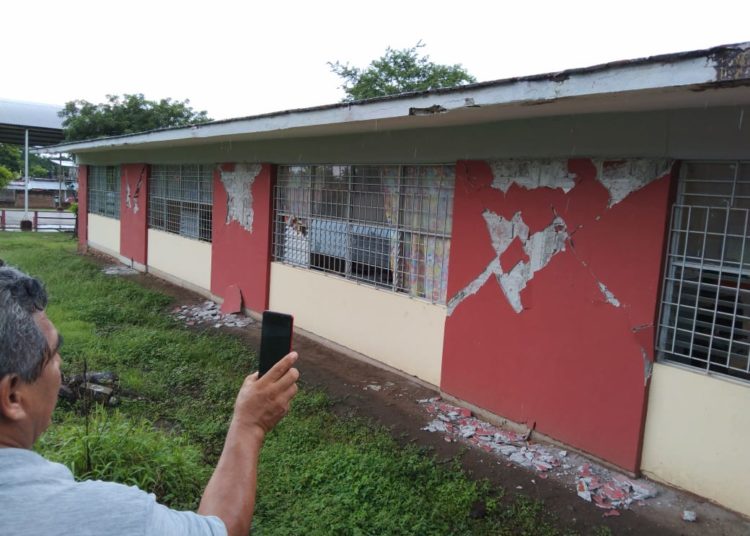 Se suspenden clases en planteles que registren daños y riesgos en Michoacán