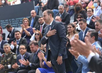 Llama Santiago Creel a denunciar amenazas en contra de legisladores por el sentido de su voto