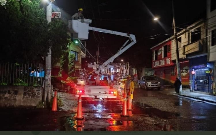 CFE restablece servicio eléctrico tras sismo de 6.9 de esta madrugada