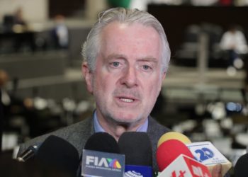 Llama Santiago Creel a denunciar amenazas en contra de legisladores por el sentido de su voto