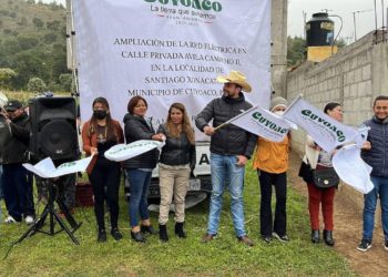 Alcalde de Cuyoaco, amplía Red Eléctrica en Santiago Xonacatlán