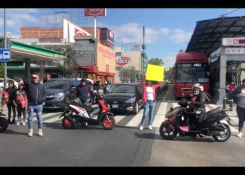 Comerciantes cierran vialidades en alcaldía Cuauhtémoc