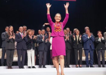 Entre gritos de “presidenta”, Sheinbaum rinde Cuarto Informe de Gobierno
