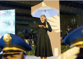 Con lluvia, rinde alcaldesa Sandra Cuevas su informe de Gobierno