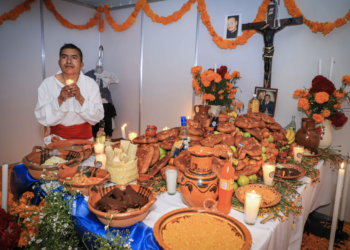 Transmiten pueblos originarios su cosmovisión de la celebración de Muertos