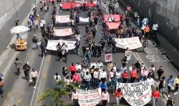 Marcha del 2 de Octubre convoca a 4 mil en CDMX; concluye con saldo blanco