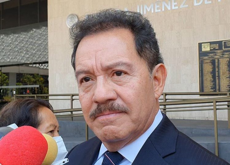 Vuelca unidad de transporte público en Tlalnepantla