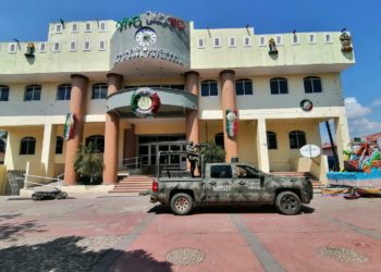 Emiten alerta migratoria contra Francisco García Cabeza de Vaca