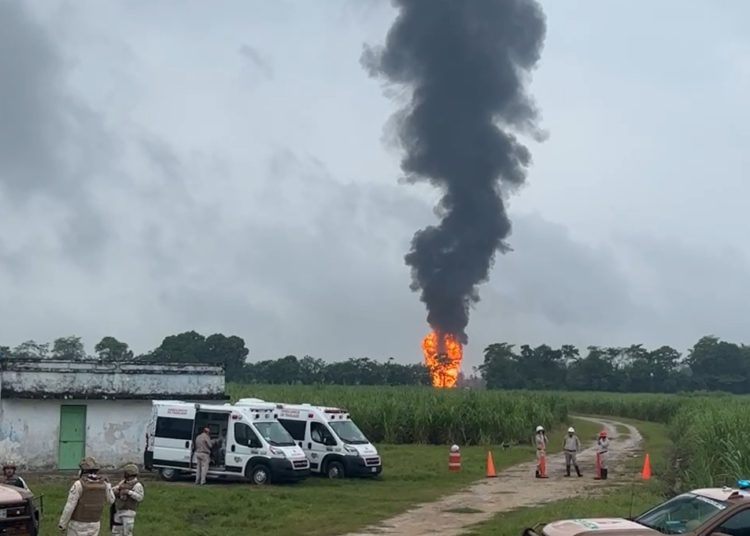 Se registra explosión de ducto de Pemex en Huimanguillo