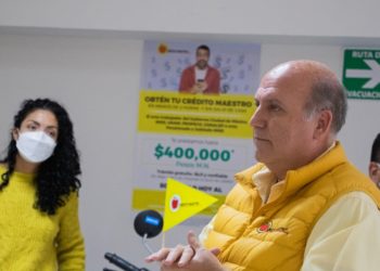 Para consolidar servicios Crédito Maestro firma con ABCarVal financiamiento por 1,300 mdp