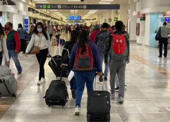 Uso de cubrebocas no será obligatorio en Aeropuertos
