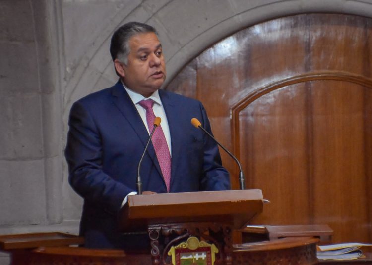 Proponen diputados priistas prisión para “coyotes” que oferten regularizar autos en Edoméx