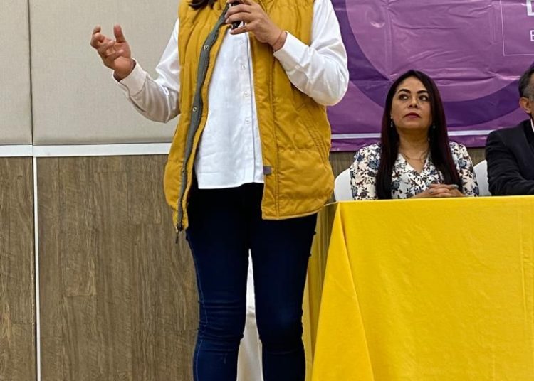 Alcalde ofrece pavimentar un millón de metros cuadrados de calles de Durango