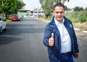 Alcalde ofrece pavimentar un millón de metros cuadrados de calles de Durango