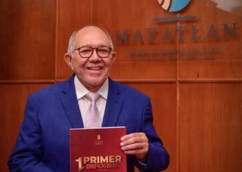 Renuncia alcalde de Mazatlán para ser secretario de Turismo estatal
