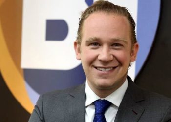 Sheinbaum investiga a Santiago Taboada por anomalías en construcciones