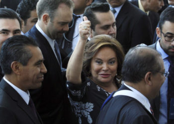 Llama Elba Esther Gordillo a AMLO a dejar de buscar culpables y ponerse a trabajar