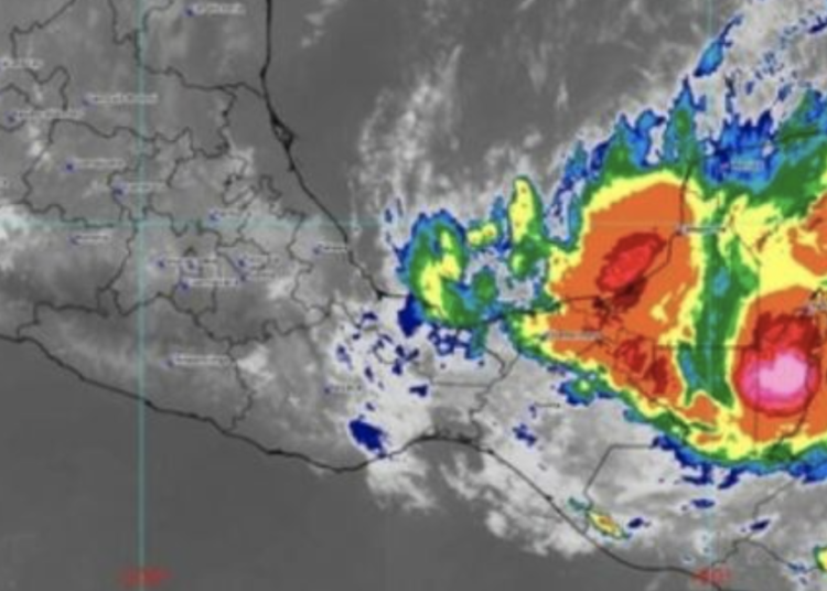 Quintana Roo y Campeche suspenderán clases en seis municipios por huracán Lisa
