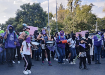 Deja 13 lesionadas, marcha por el Día Internacional de la Eliminación de la Violencia en contra de la Mujer