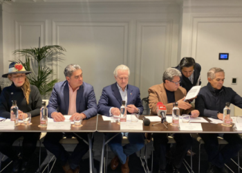 Monreal sigue valorando su permanencia en Morena