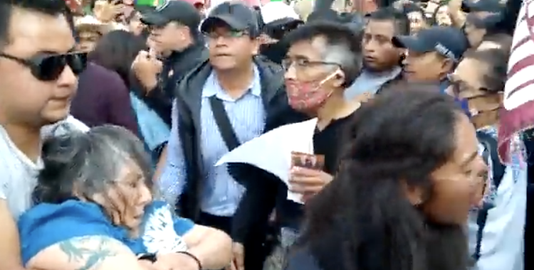 Reportan personas desmayadas en marcha a favor de la 4T, tras cinco horas del recorrido