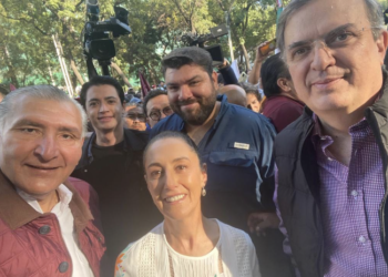 Se reúnen corcholatas para marcha de AMLO