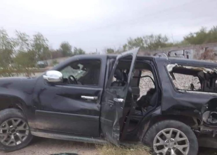Hallan cuerpo de un menor y dos adultos en cajuela de un auto en SLP