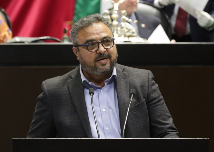 Exige diputado a Gobierno Federal implementar plan alterno para trámites suspendidos a transportistas hasta diciembre de este año 