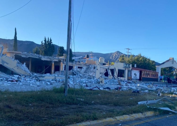 Fuerte explosión en local de Saltillo deja dos heridos