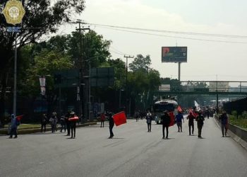 CETEG marcha en CDMX exigiendo el diálogo con autoridades