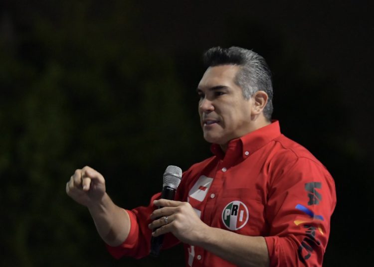 Senadores del PRI votarán para defender la democracia: Alejandro Moreno