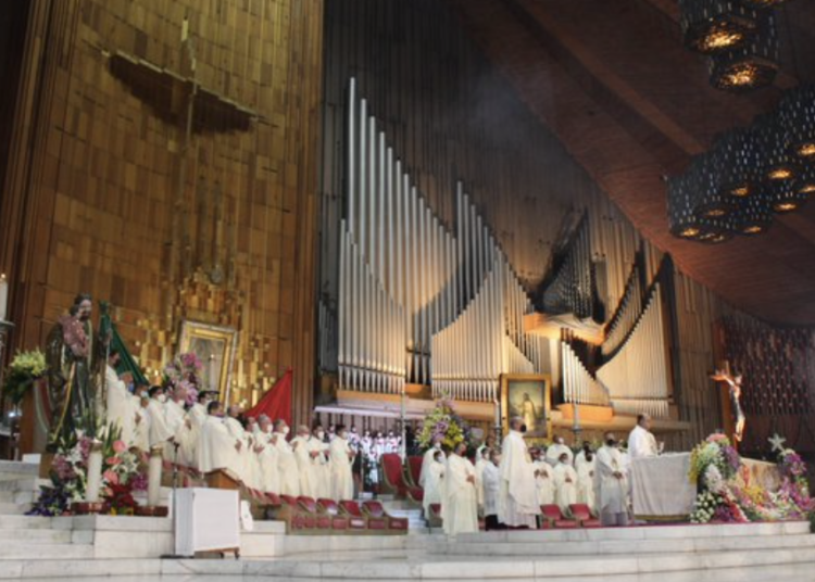 Miles cantan Las Mañanitas a la Virgen de Guadalupe Central Municipal