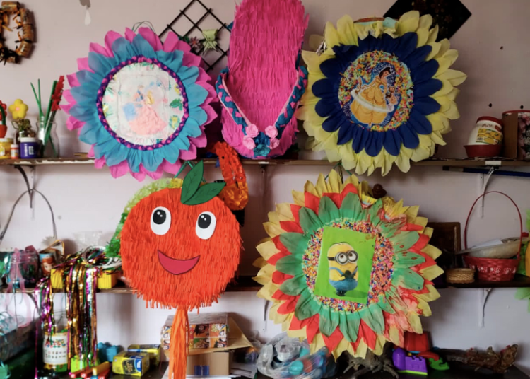 Impulsan venta de piñatas para contribuir a terapias de personas con discapacidad