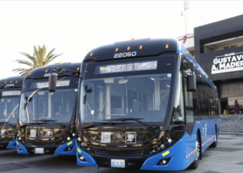 Inician operaciones 100 nuevos trolebuses en CDMX