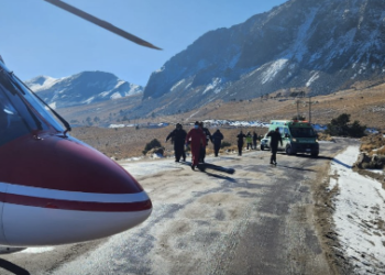 Volcadura de camioneta en carretera al Nevado de Toluca deja 15 lesionados