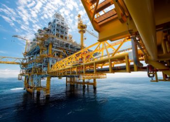 Pemex informa incremento de 12% en producción petrolífera de octubre