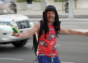 Detienen en Qatar a Facundo por hacer broma disfrazado de limpiaparabrisas