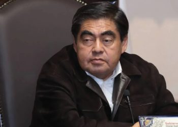 Asegura Gobierno de Puebla que salud de Barbosa es “estable”