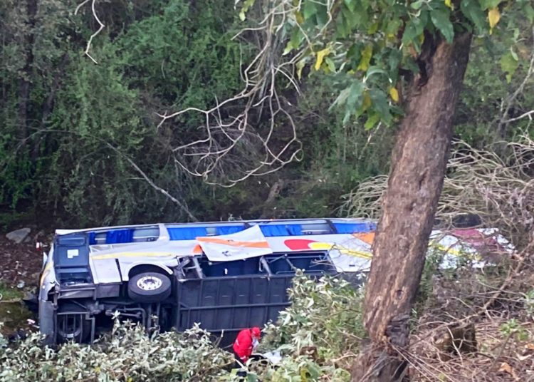 Accidente de autobús en la México-Puebla deja un muerto y 17 heridos