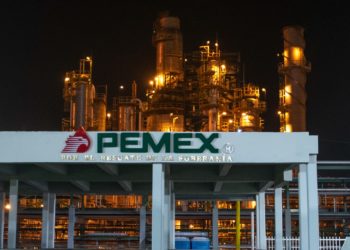 Producción petrolera de PEMEX continúa al alza