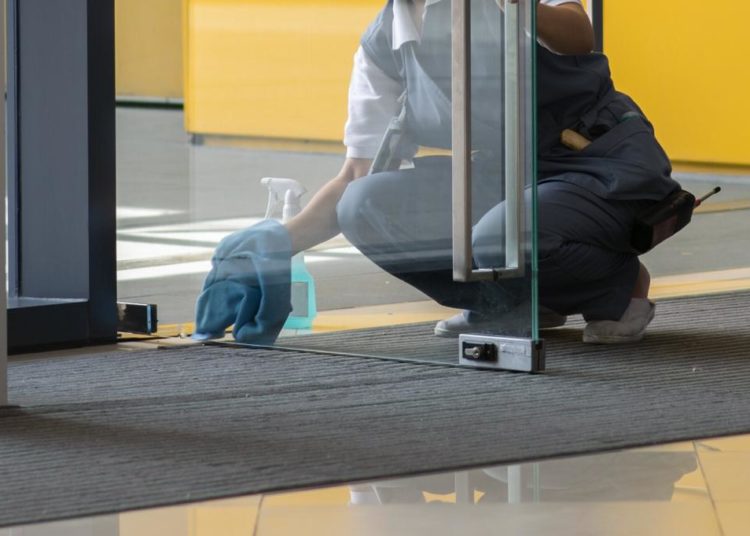 Sector limpieza advierte por procesos de compra amañados en CNBV y SSC-CDMX