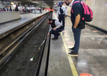 De celulares a tenis, los objetos que más cayeron a las vías del Metro CDMX durante el 2022