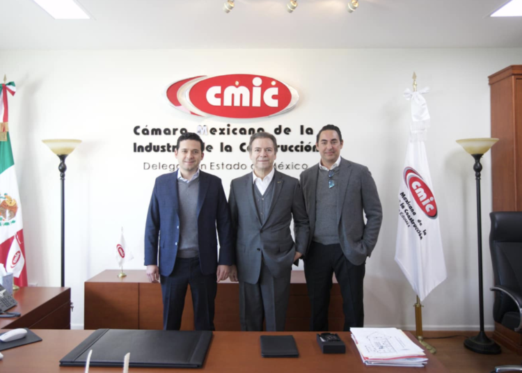 Se registra corto circuito en mufa del Centro Histórico de CDMX