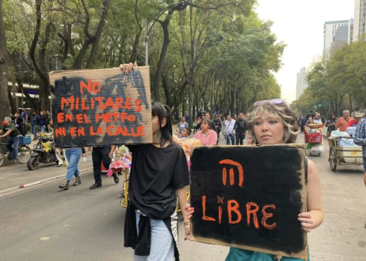Marchan en CDMX contra presencia de la Guardia Nacional en el Metro