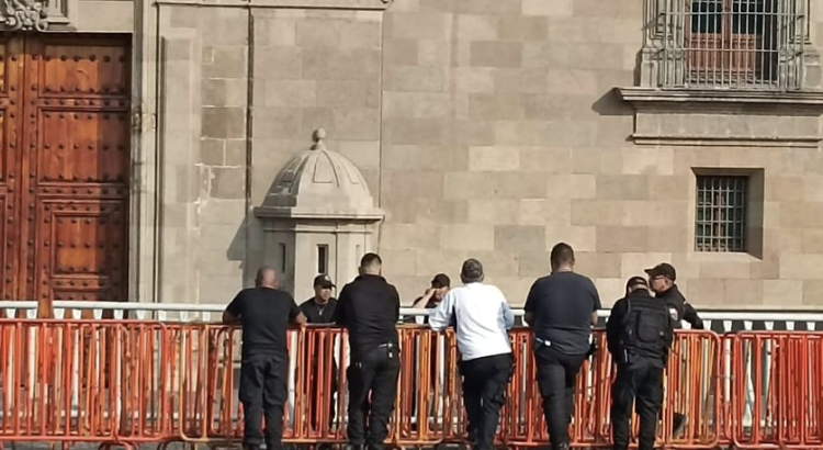 “Blindan” Palacio Nacional ante protestas de esta tarde contra la Guardia Nacional en el Metro