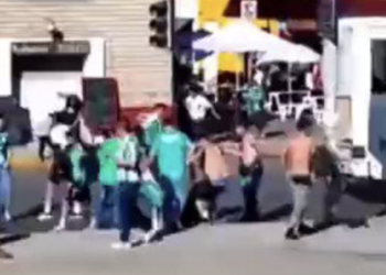 Riña en Metepec entre porras del León y Toluca deja una persona herida